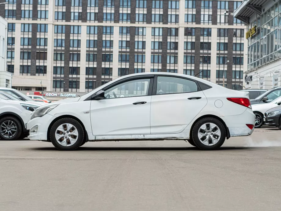 Hyundai Solaris 2015