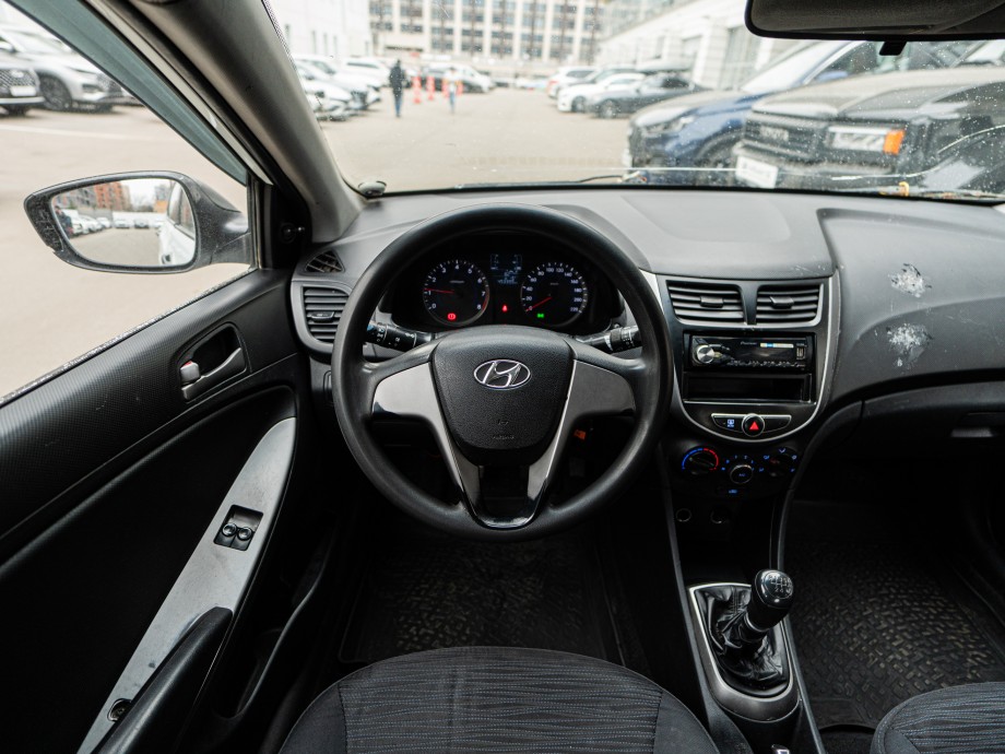 Hyundai Solaris 2015