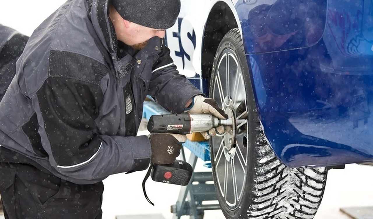 В Москве рекомендовали повременить со сменой шин и открытием мотосезона