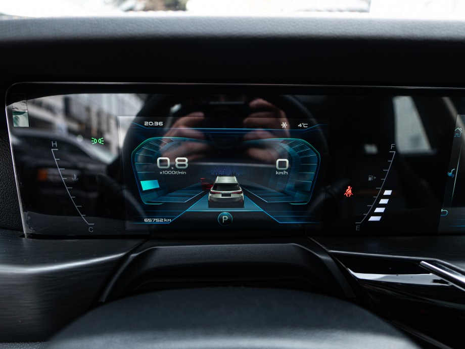 FAW Bestune T77 2022