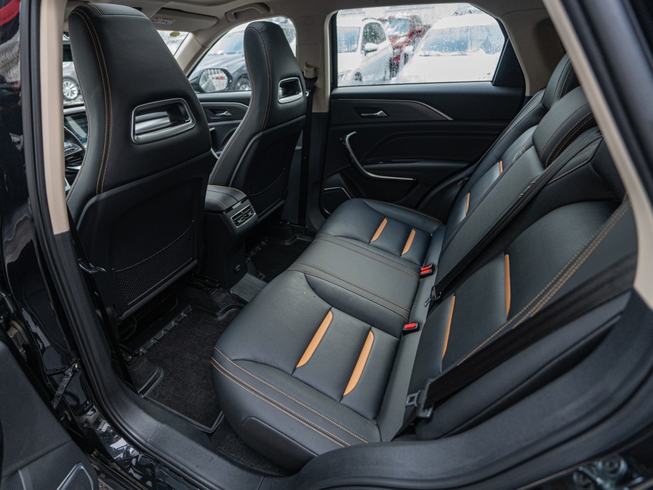 FAW Bestune T77 2022