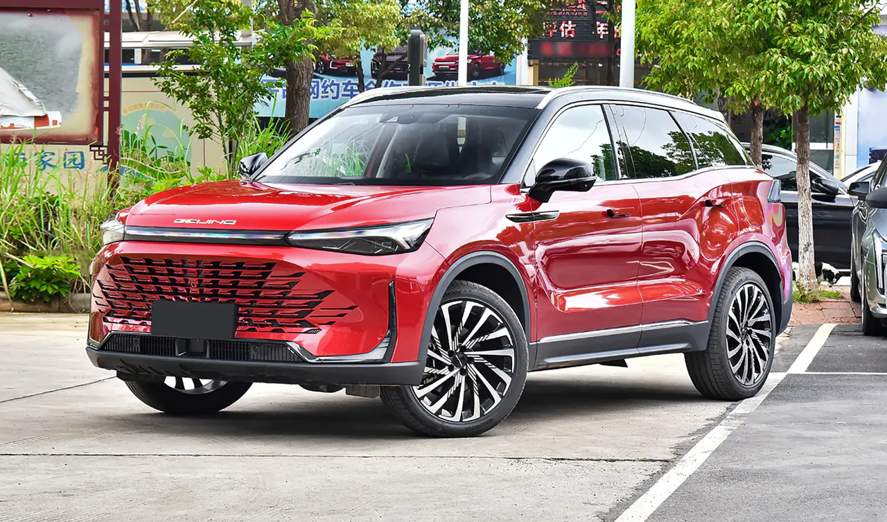 Стало известно сколько будет стоить семейный кроссовер BAIC X75