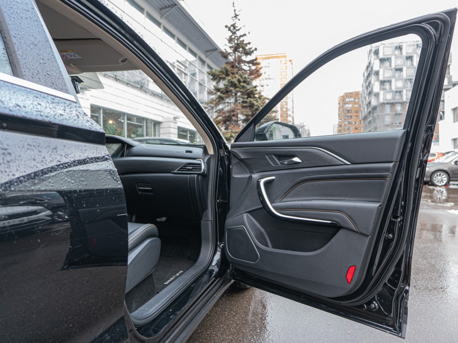 FAW Bestune T77 2022