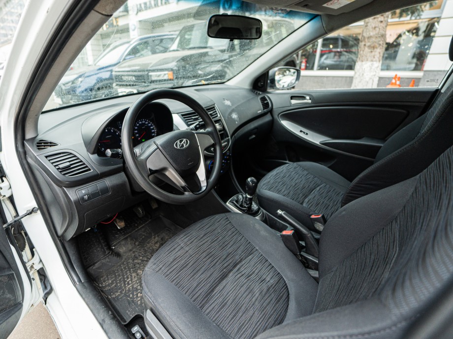 Hyundai Solaris 2015