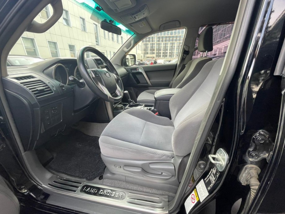 Toyota Land Cruiser Prado 2013