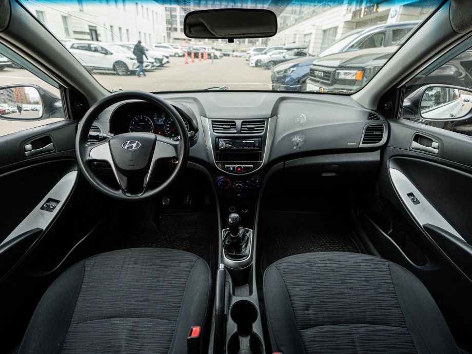 Hyundai Solaris 2015