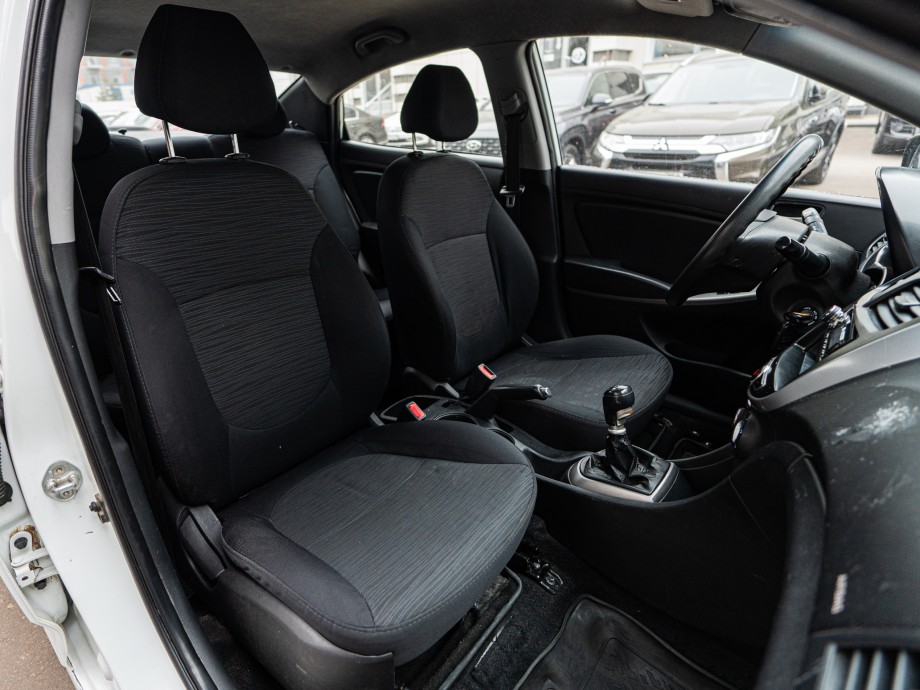 Hyundai Solaris 2015