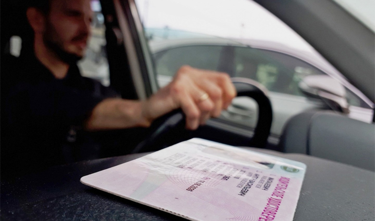 В 2025 году придется массово менять права: кому, когда и как?