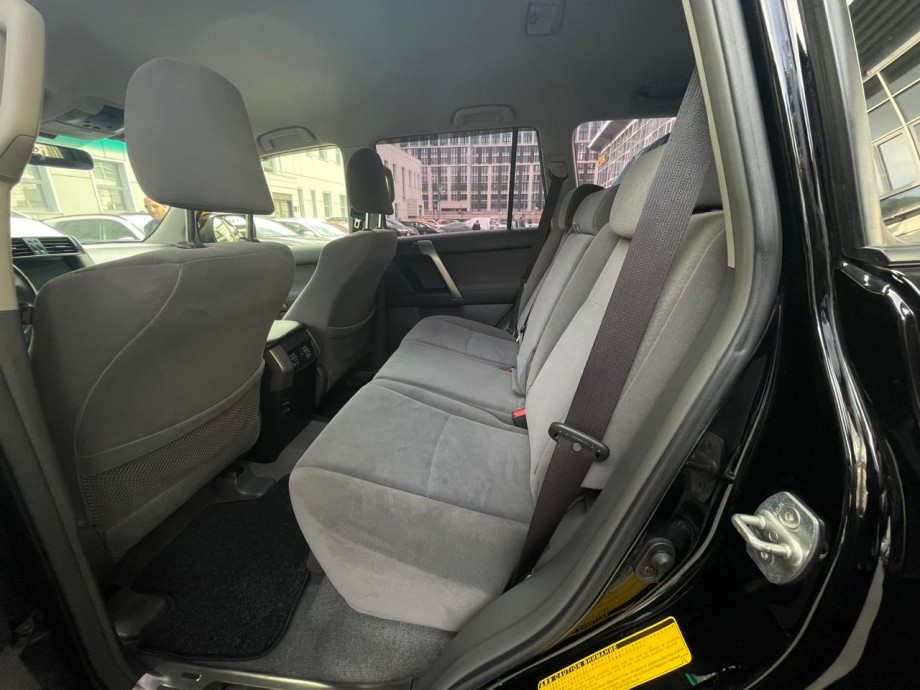 Toyota Land Cruiser Prado 2013