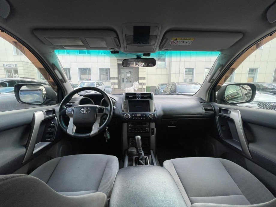 Toyota Land Cruiser Prado 2013