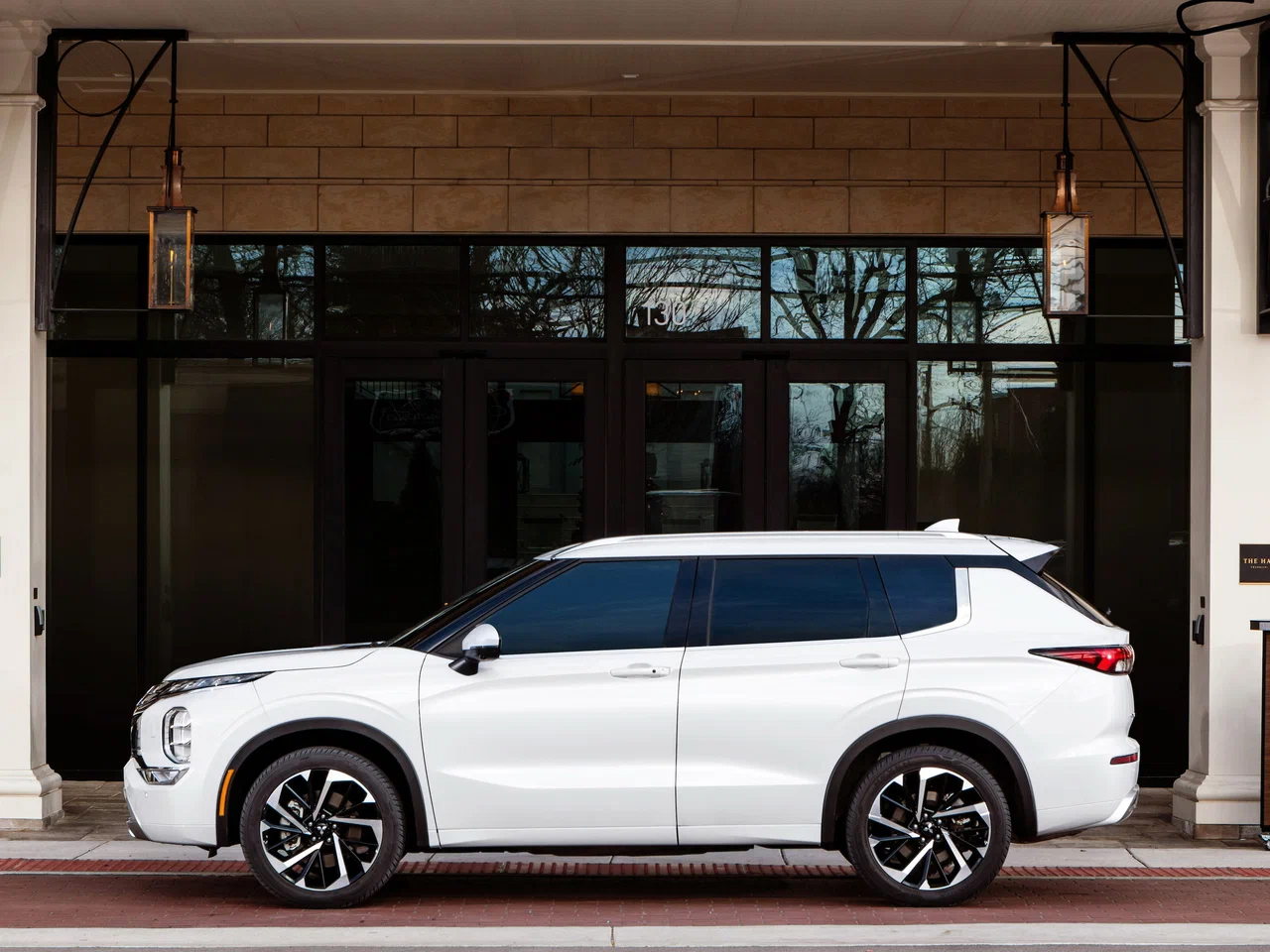 Mitsubishi Outlander NEW