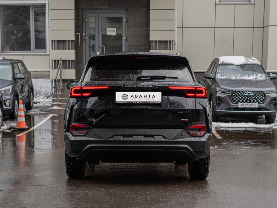 FAW Bestune T77 2022