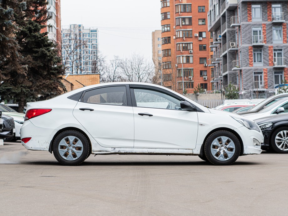 Hyundai Solaris 2015
