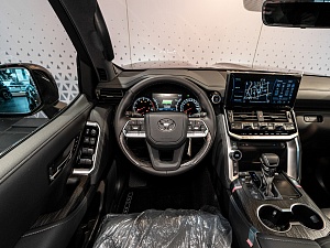 Toyota Land Cruiser 300 ZX (7 мест) 3.4 AT