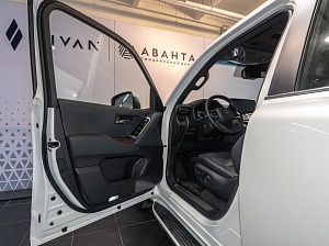 Toyota Land Cruiser 300 VX+ (7 мест) 3.4 AT