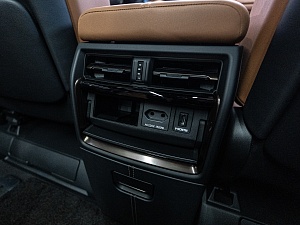 Toyota Alphard Executive Lounge 2.5 CVT