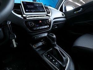 Hyundai Solaris Elegance 1.6 AT