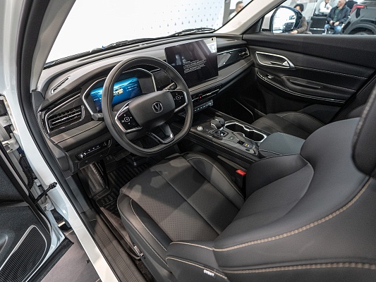 Changan CS75 Pro Tech 1.5 AMT 7 seats White 2343