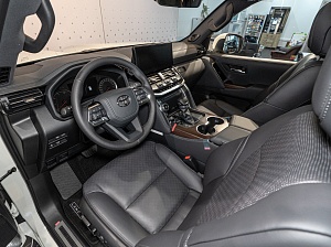 Toyota Land Cruiser 300 VX+ (7 мест) 3.4 AT